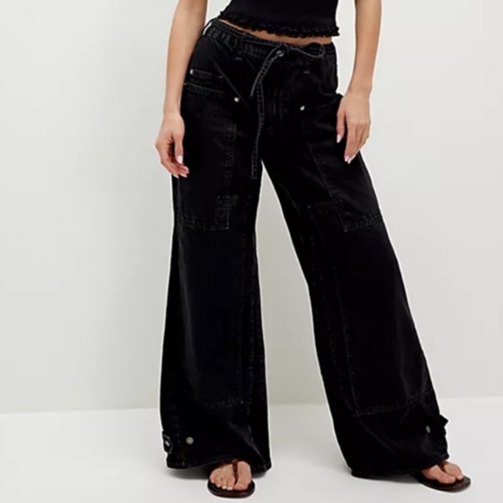 NWOT Free People Crvy Outlaw Mid-Rise Wide Leg Jeans Black Size Small